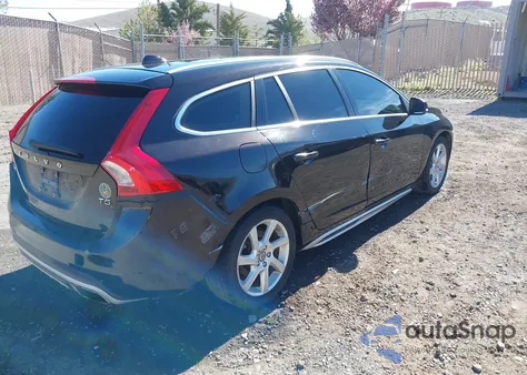2015 Volvo V60 T5 Premier из США, поврежденный, VIN YV126MEB7F1187940